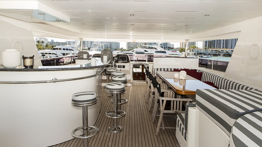 103 Azimut Johnson Yacht - Miami yacht rental