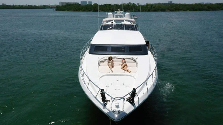 105 Mangusta Yacht - Miami yacht rental