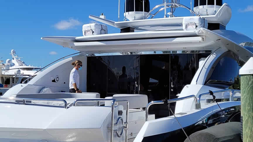 108 Predator Custom - Miami yacht rental