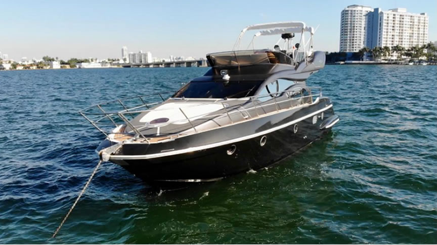 46 Azimut Black - Miami yacht rental