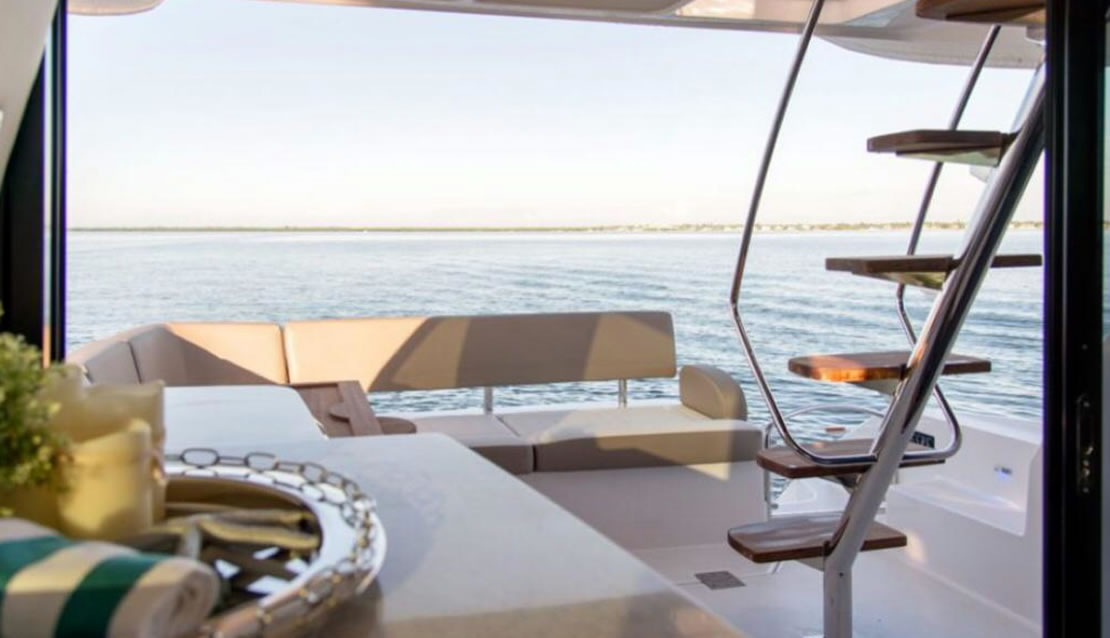 48 Regal Flybridge - Miami yacht rental