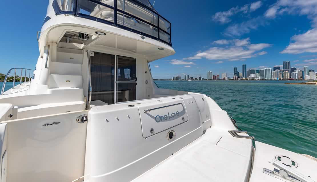 48 Sea Ray Flybridge - Miami yacht rental