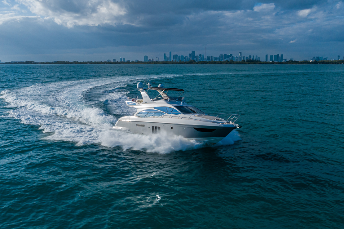 53 Azimut Flybridge - Miami yacht rental