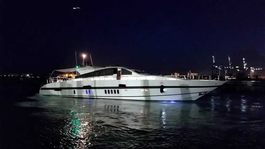 90 Leopard Sport - Miami yacht rental