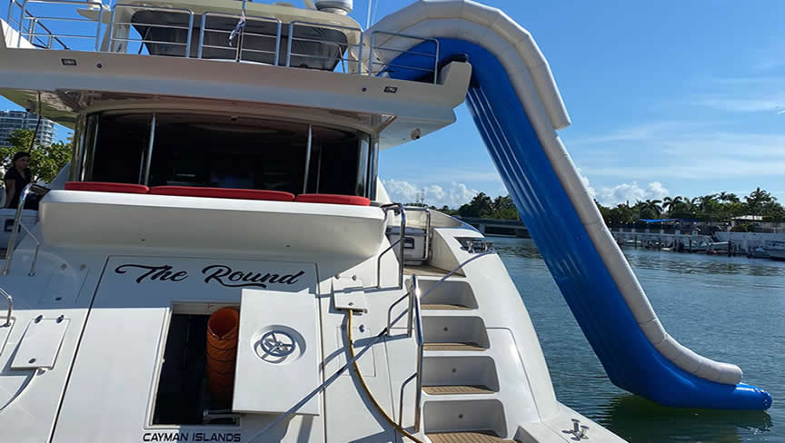 98 Azimut Jacuzzi - Miami yacht rental
